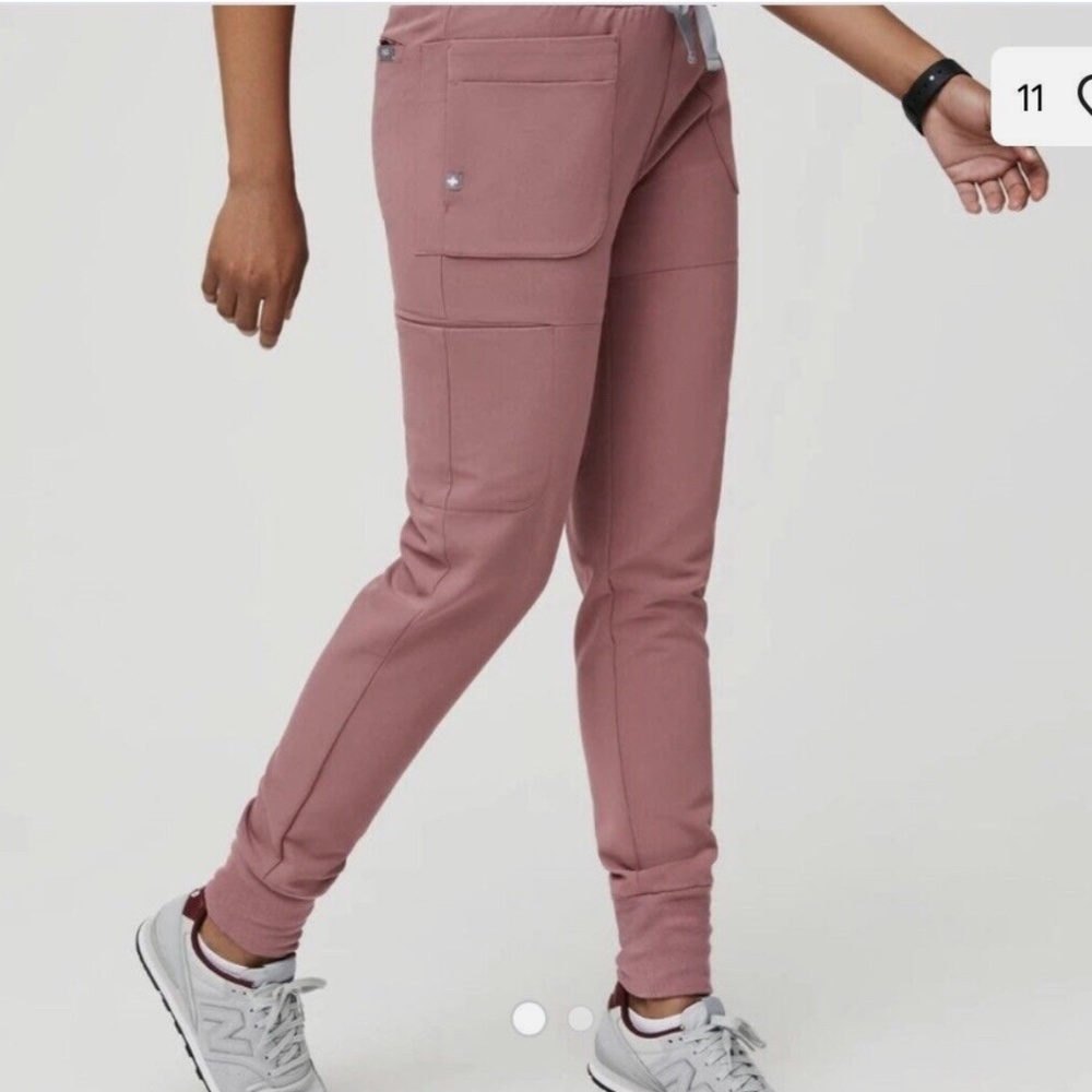 FIGS Women's Mauve Pink Qua Jogger Scrub Pant Medium